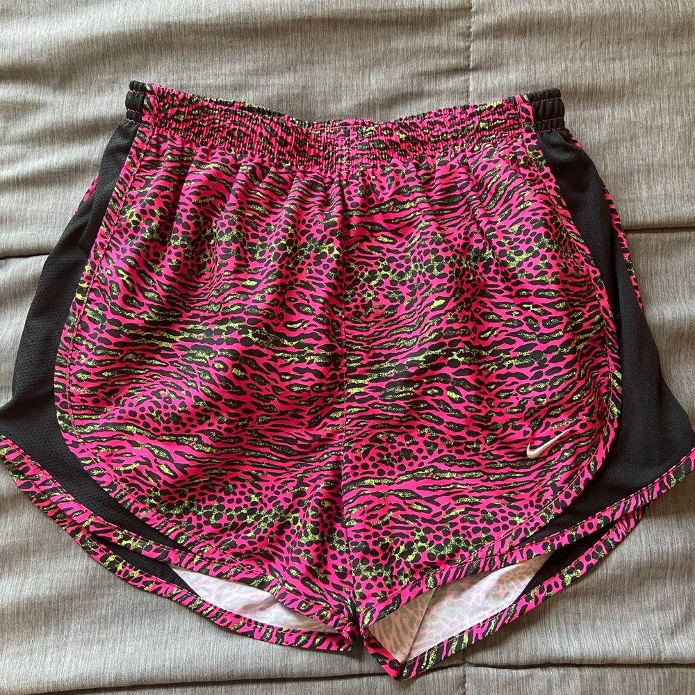 Nike Tempo Short XS Pink